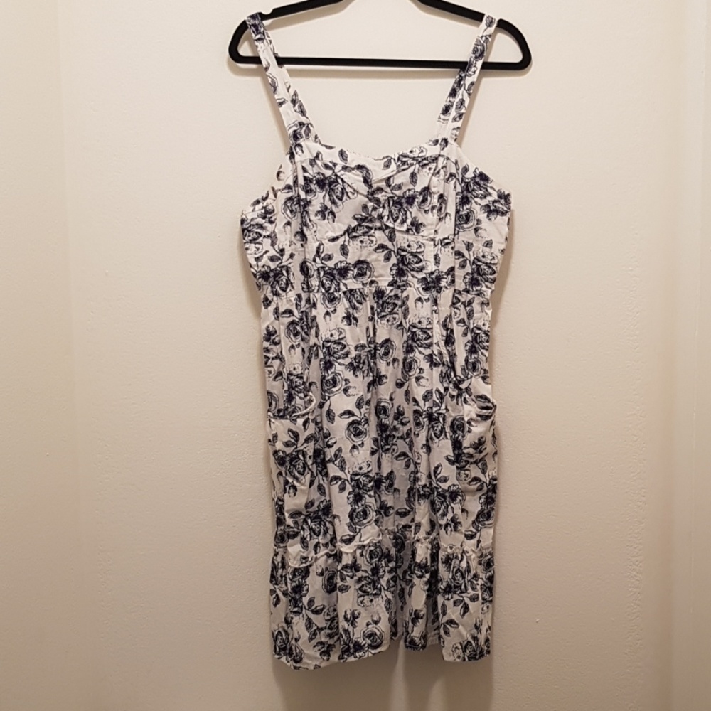 EUC Mossimo Navy Blue and White Floral Sundress